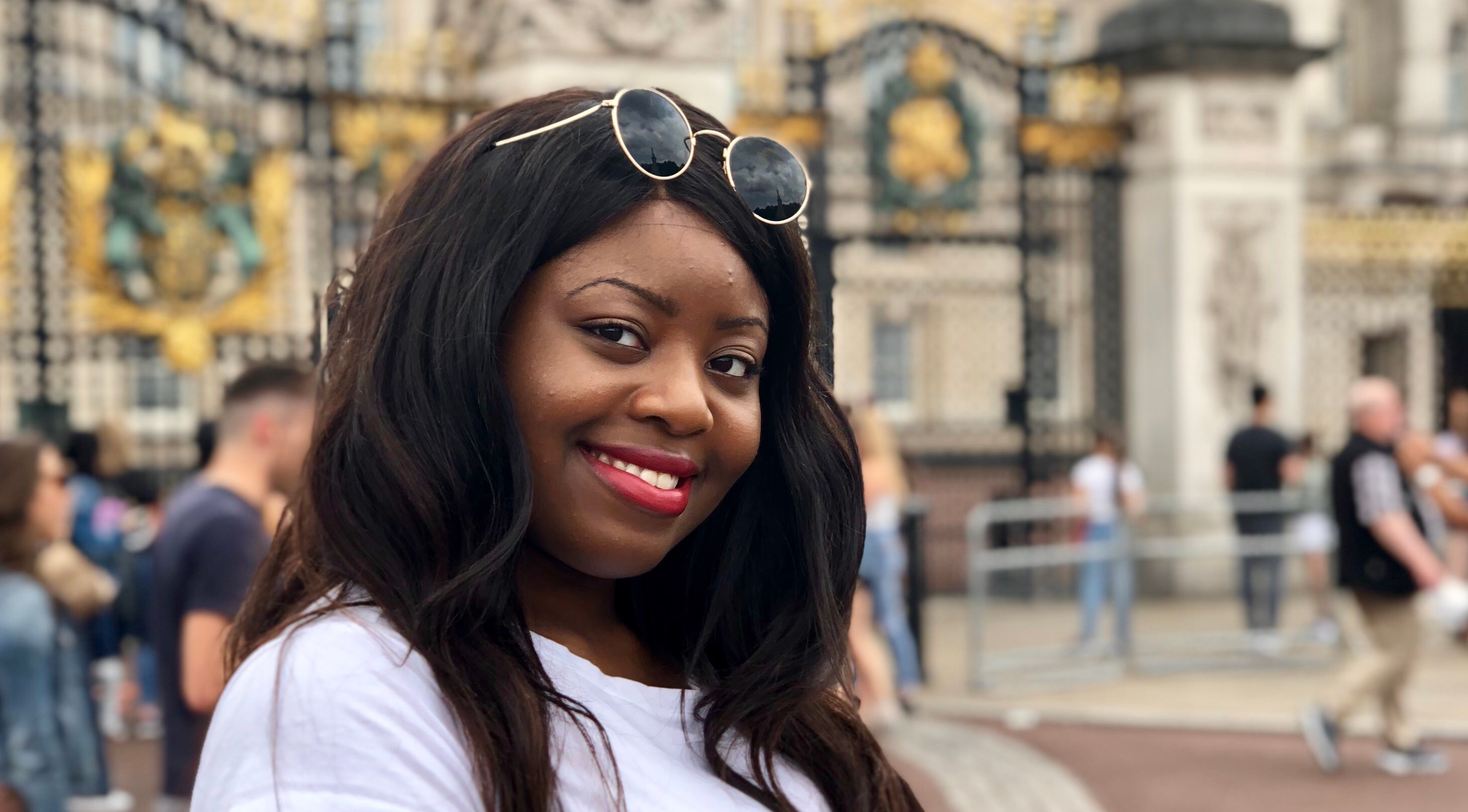 CAPAStudyAbroad_Summer2019_London_KeneechiObasi_Me at Buckingham Palace-FEATURED IMAGE