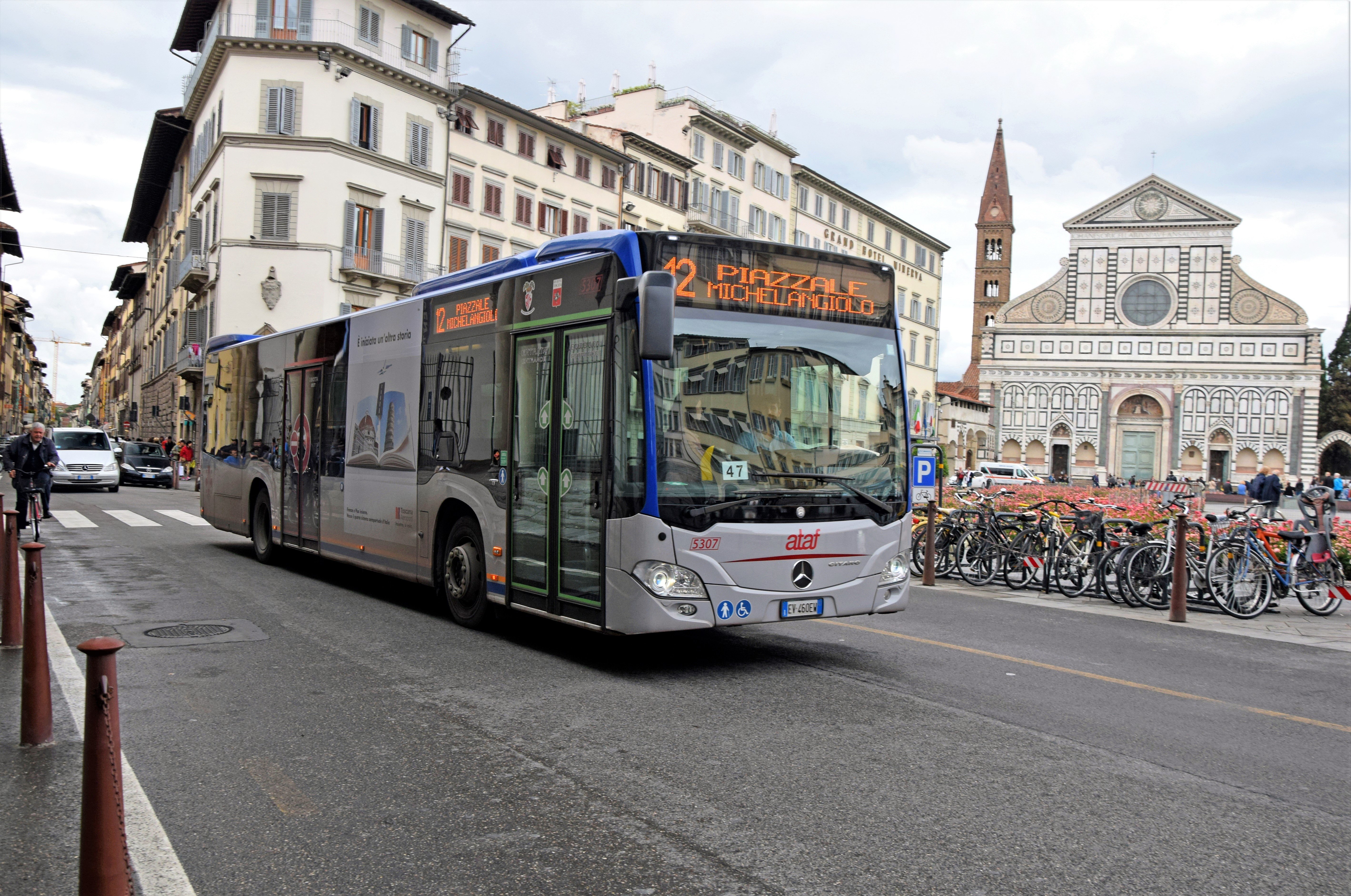 Low-floor-bus-on-the-street-in-Florence-629771578_5675x3765
